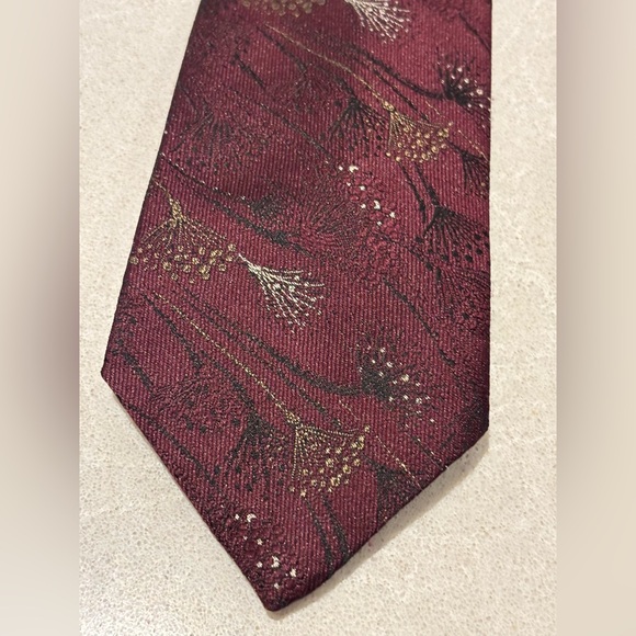Leo Chevalier Vintage Burgundy Tie Made in Canada - Picture 2 of 7